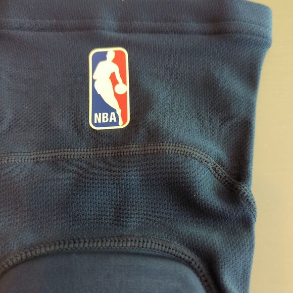 Nike NBA Hyperstrong Padded Elbow Sleeve Blue 2X/3X - Picture 3 of 8